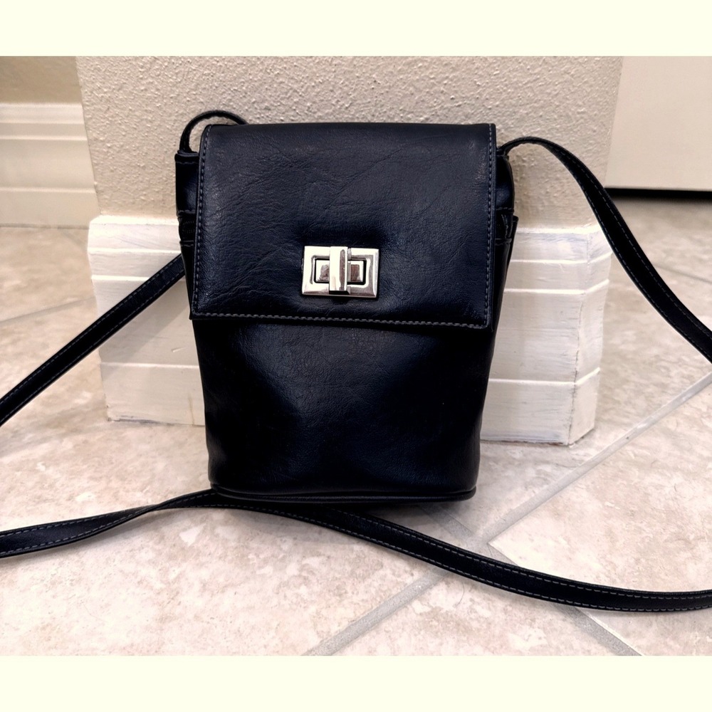 Giannini Black Faux Leather Crossbody Bag Turn Lock Small Bucket Purse